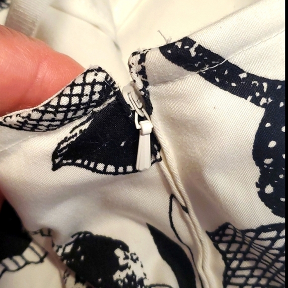 Yansi Fugel Skirt size 10 Black and white Very good condition - Picture 11 of 12